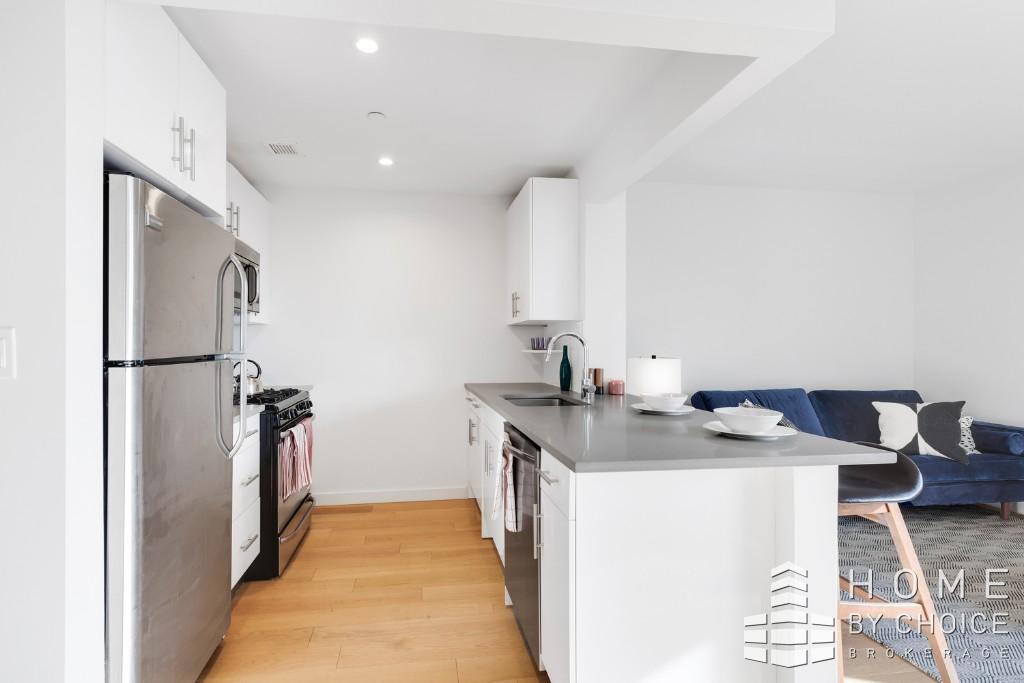 65-70 Austin Street 605 Rego Park Queens NY 11374