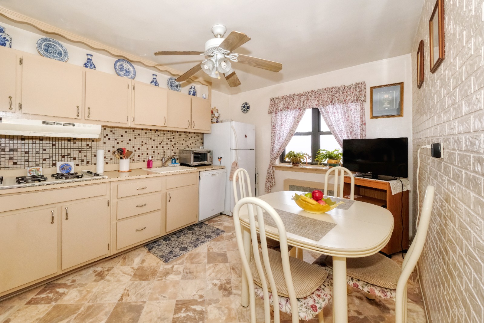 29-30 137th Street 3A Flushing Queens NY 11354