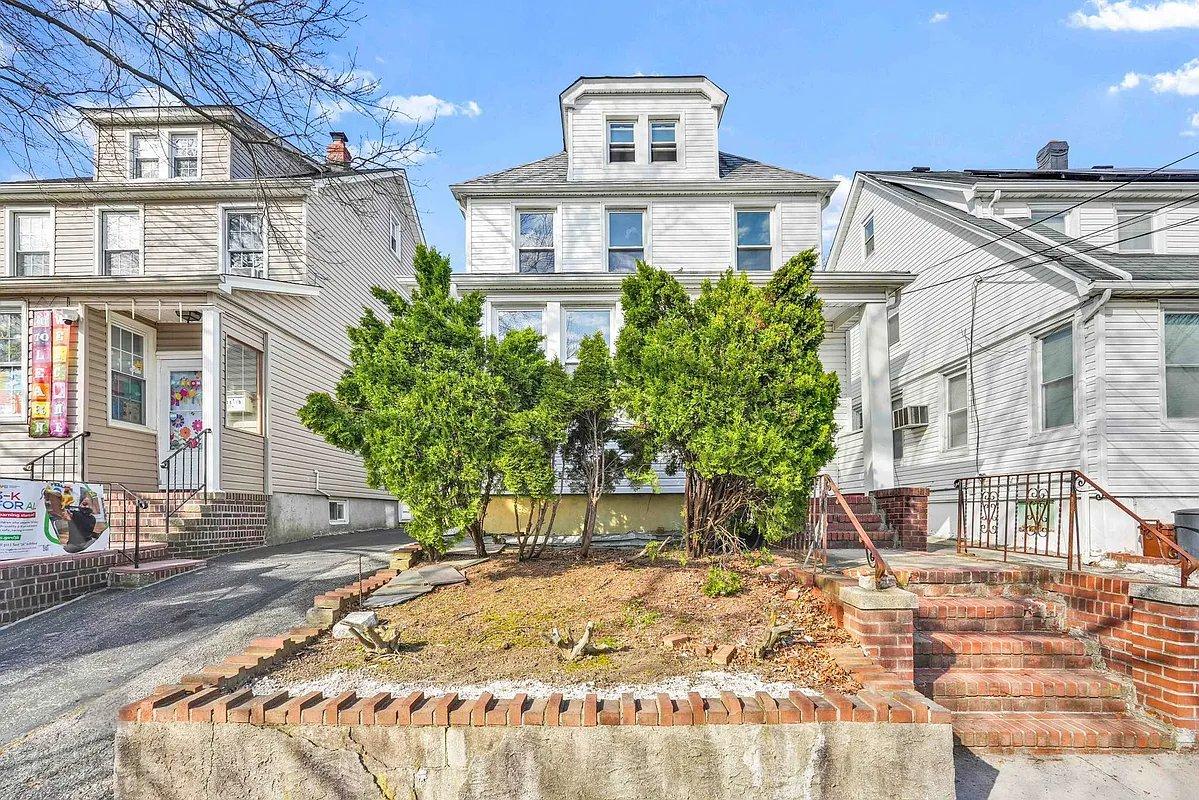 48-26 207th Street Bayside Queens NY 11364