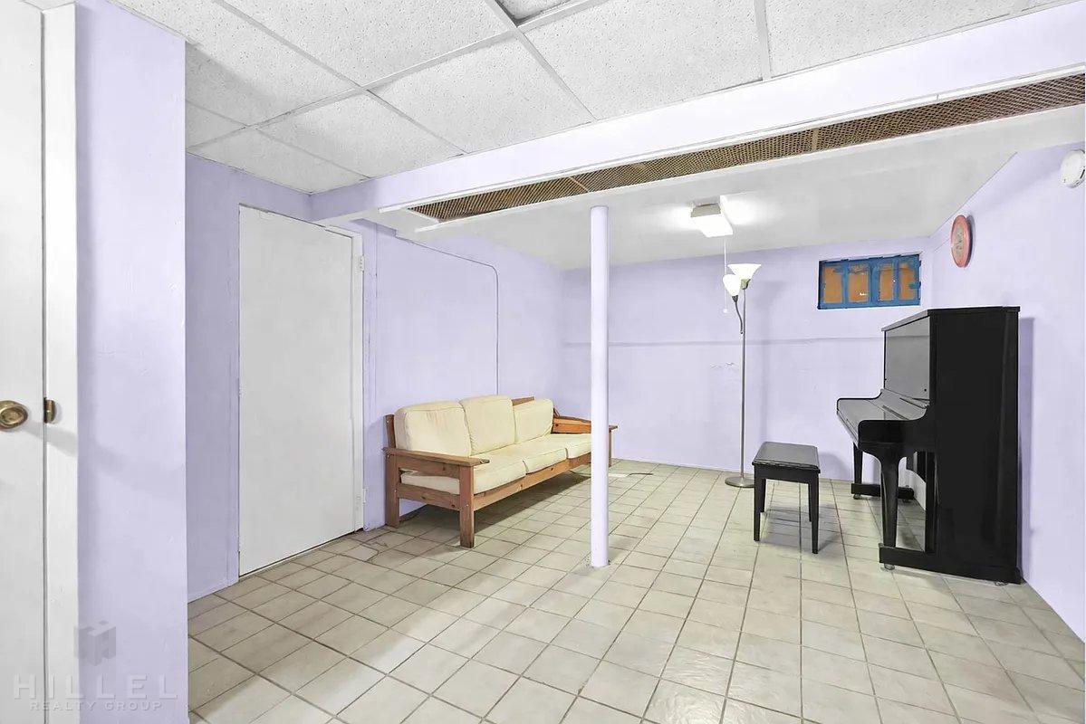 48-26 207th Street Bayside Queens NY 11364