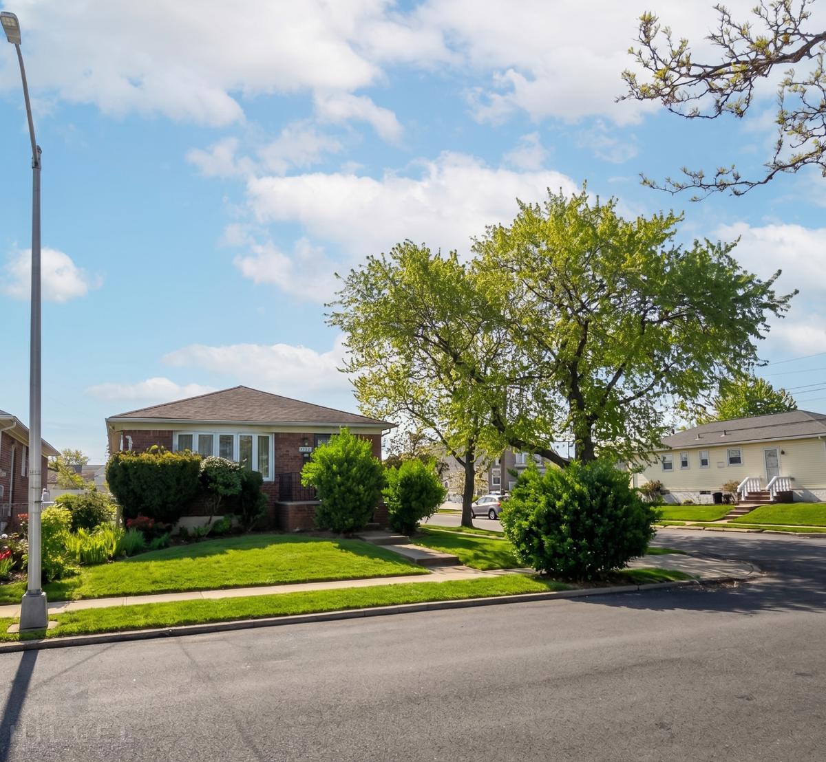 143-81 227th Street Brookville Queens NY 11413