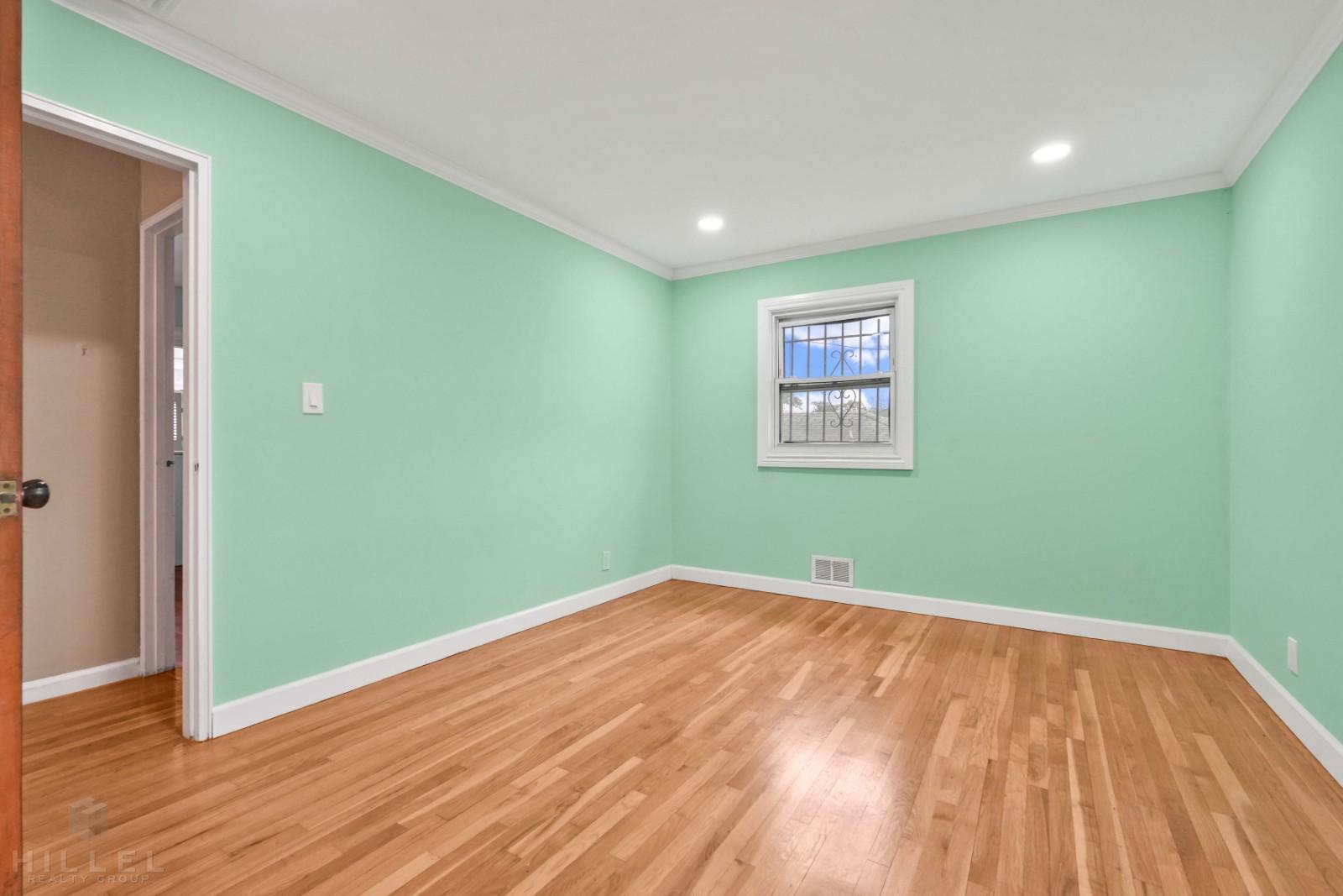 143-81 227th Street Brookville Queens NY 11413