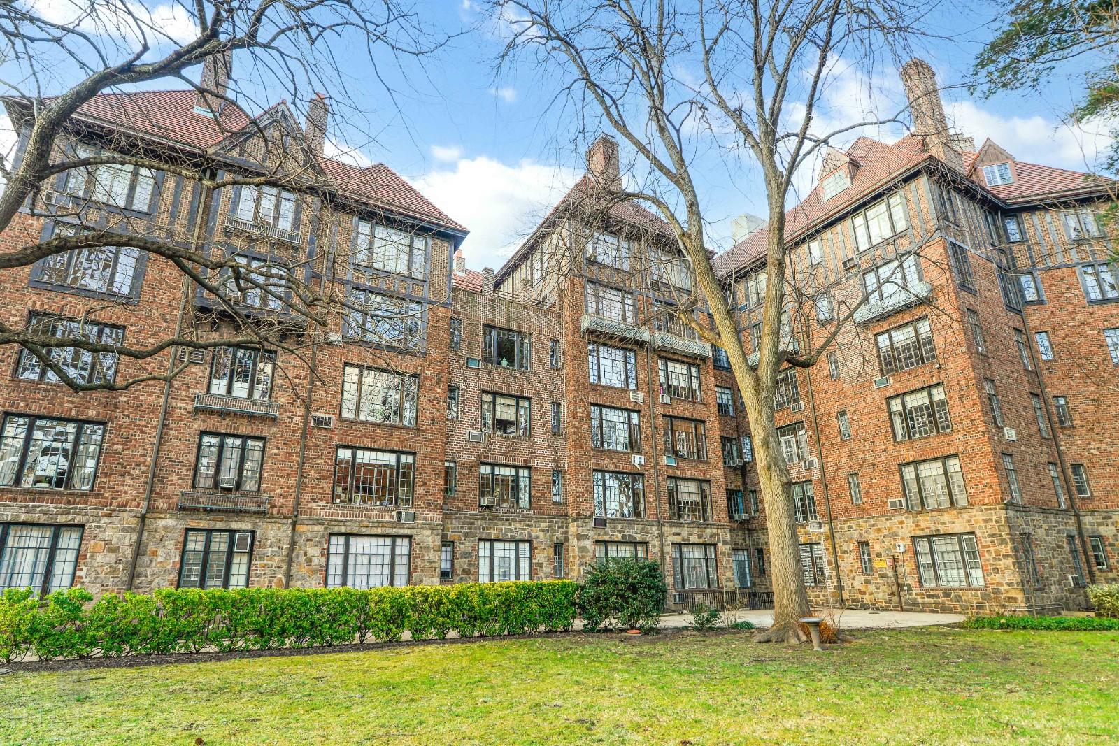 20 Continental Avenue 4G Forest Hills Queens NY 11375