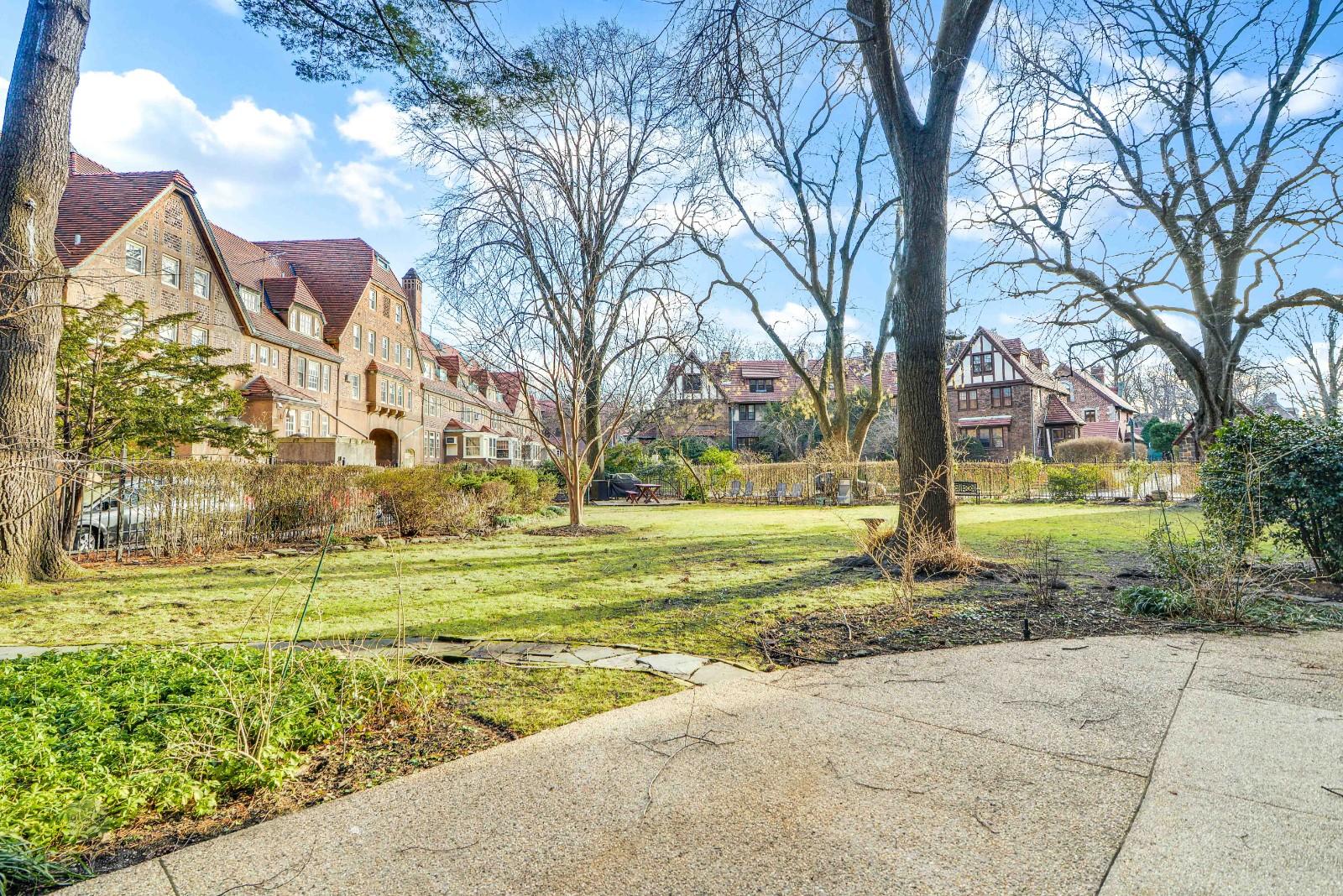 20 Continental Avenue 4G Forest Hills Queens NY 11375