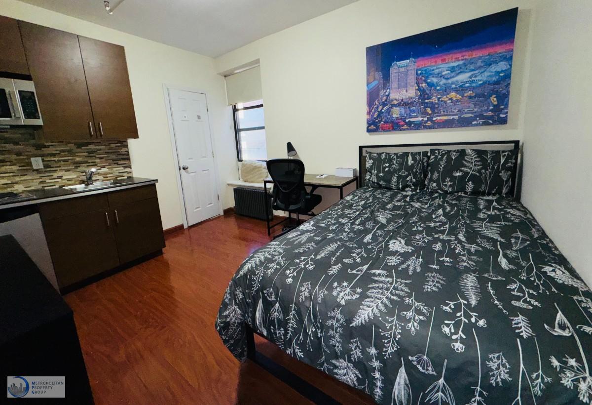 19 W 104TH ST. - 2,950USD / month