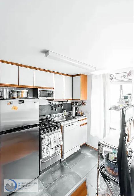 29 Seventh Avenue South, New York, NY - 9,300 USD/ month