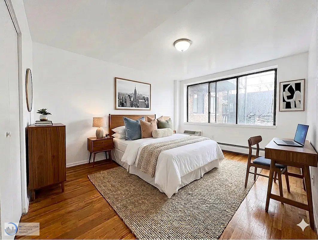 1 Apartment in Upper East Side