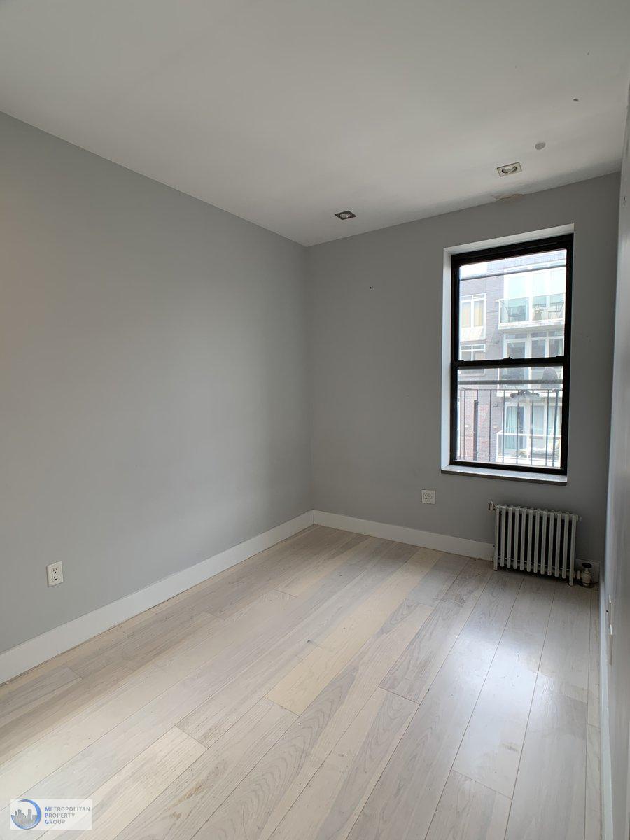 1 Apartment in Lower East Side