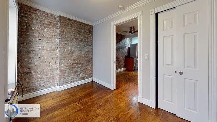 1 Apartment in Midtown West