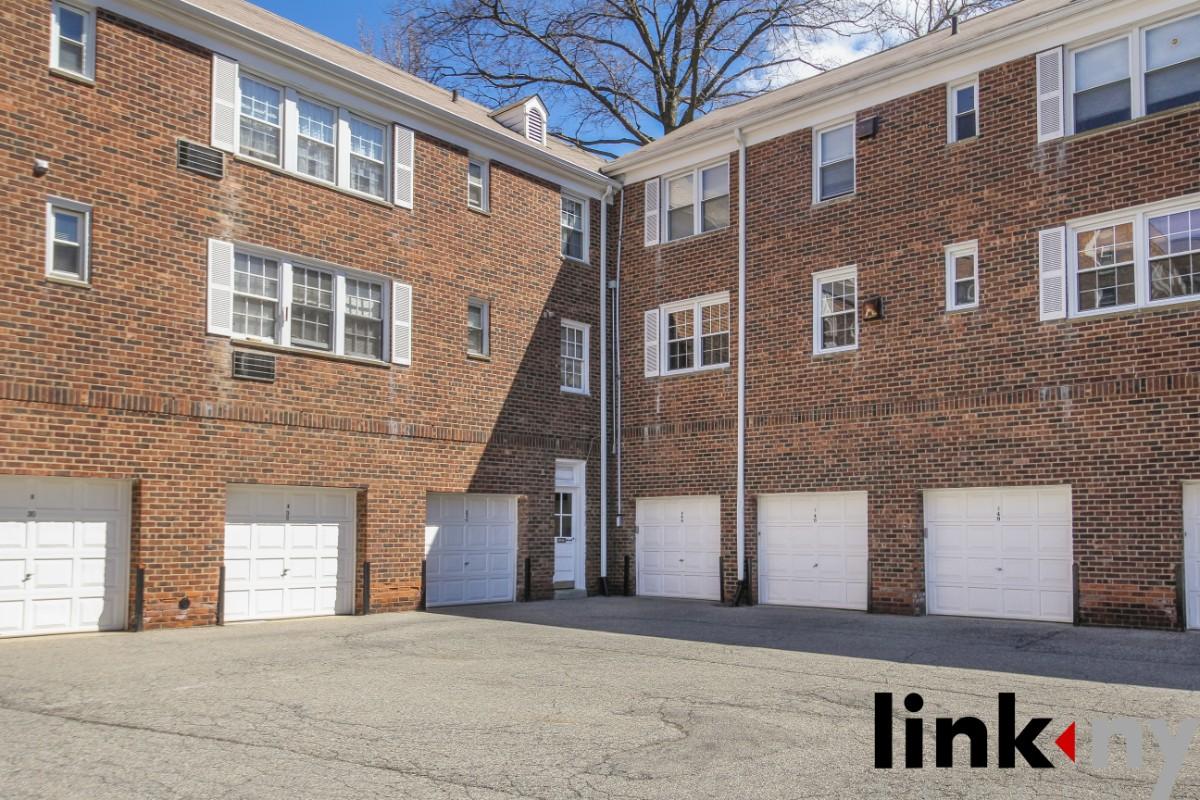 11 Lawrence Park Crescent 11 Bronxville Ny 10708 Bronxville