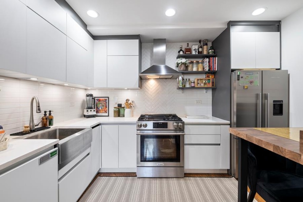 299 Van Buren Street 2C Stuyvesant Heights Brooklyn NY 11221