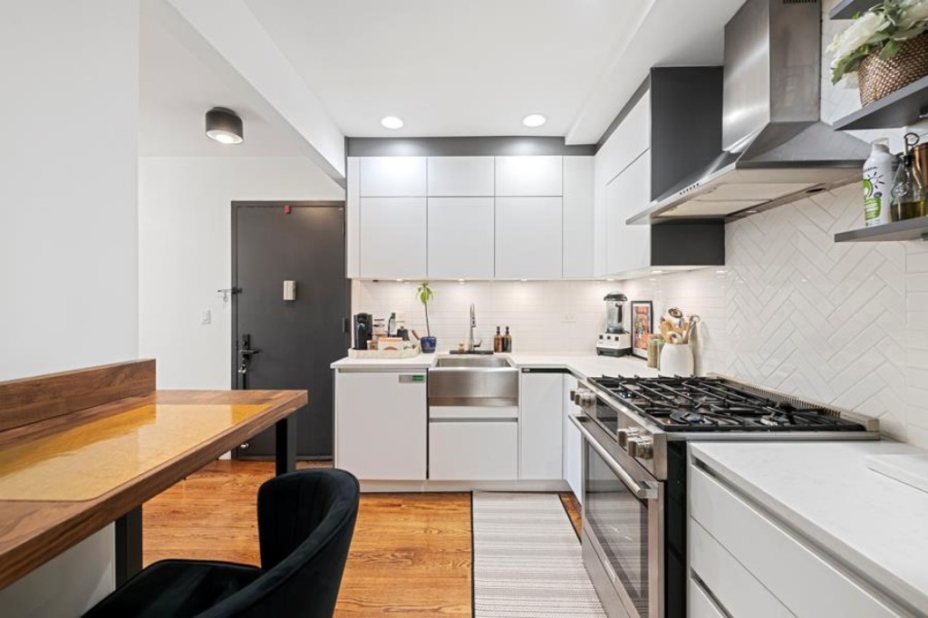 299 Van Buren Street 2C Stuyvesant Heights Brooklyn NY 11221