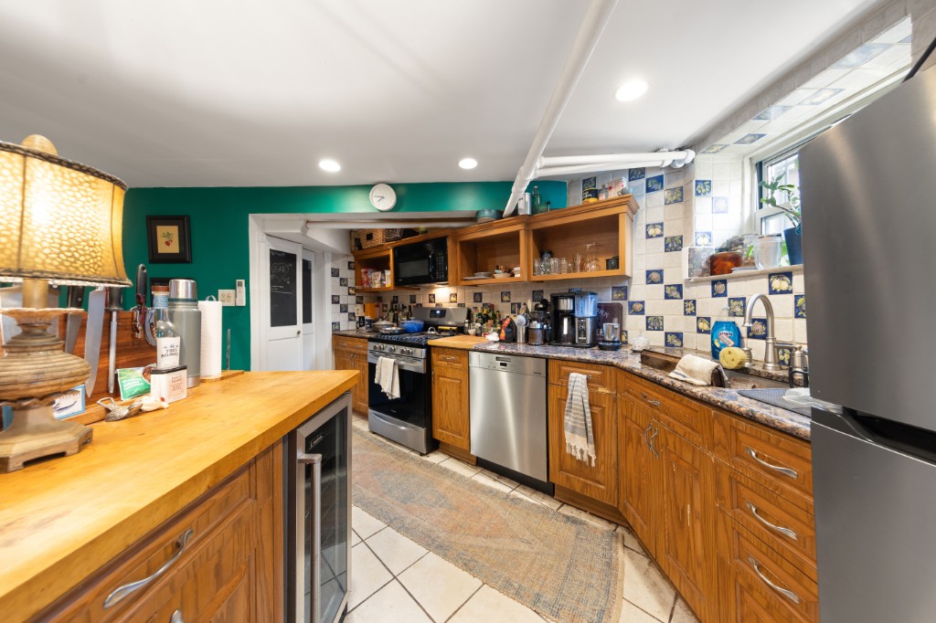 664 Henry Street Carroll Gardens Brooklyn NY 11231