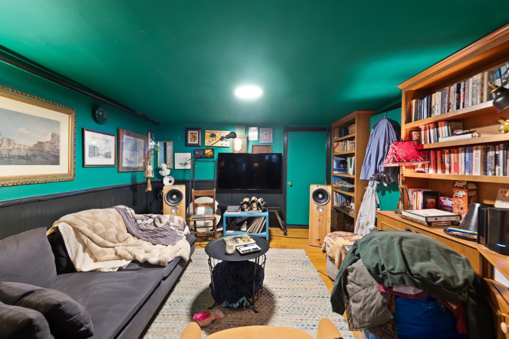 664 Henry Street Carroll Gardens Brooklyn NY 11231