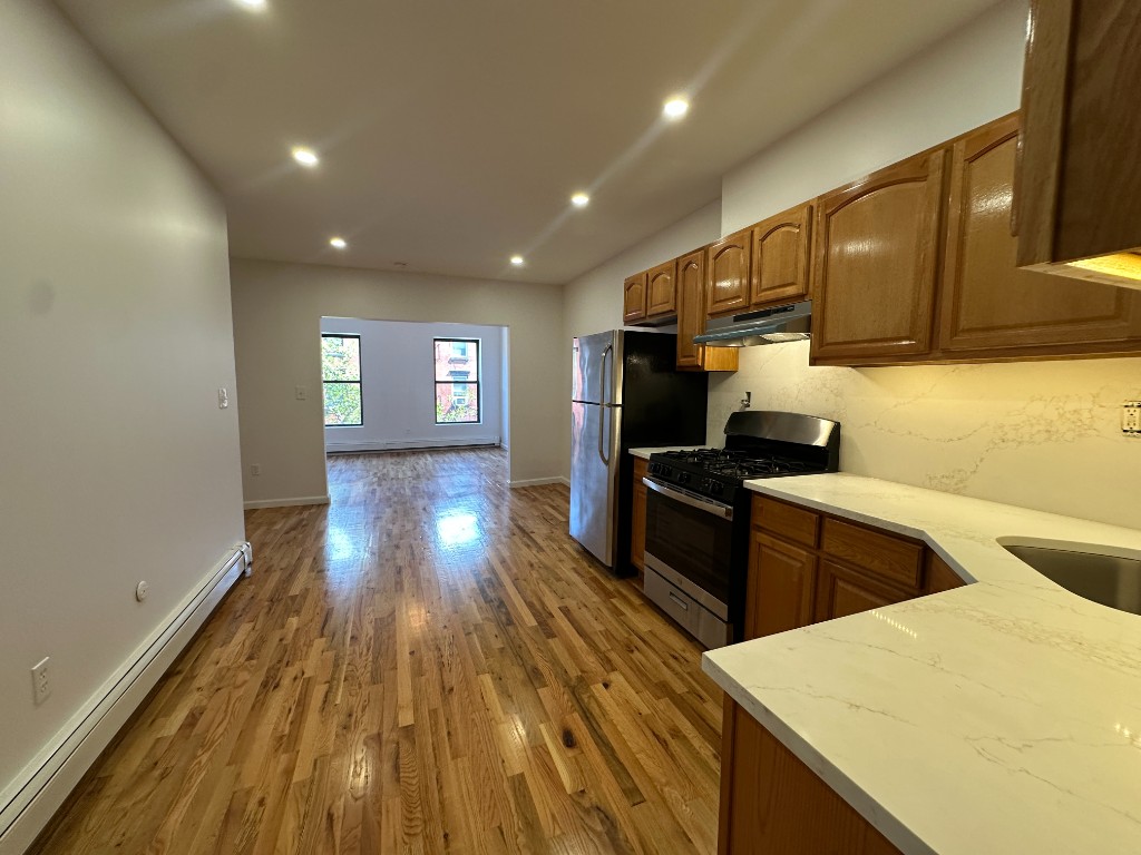 224 Sackett Street 3L Carroll Gardens Brooklyn NY 11231