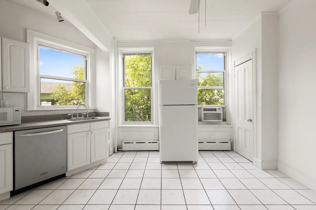664 Henry Street Carroll Gardens Brooklyn NY 11231