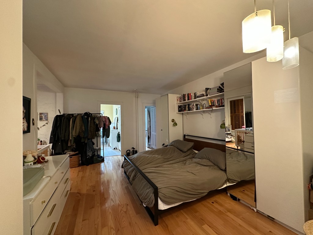 29 1st Place PARLOR Carroll Gardens Brooklyn NY 11231