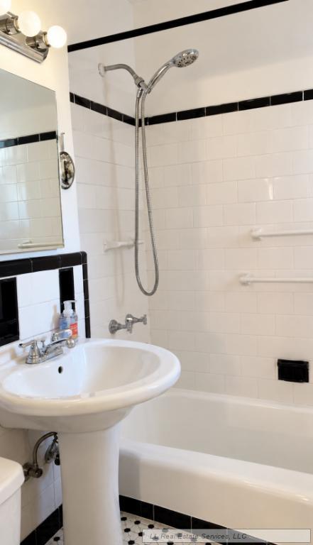 150-25 72nd Road 6B Kew Gardens Hills Queens NY 11367
