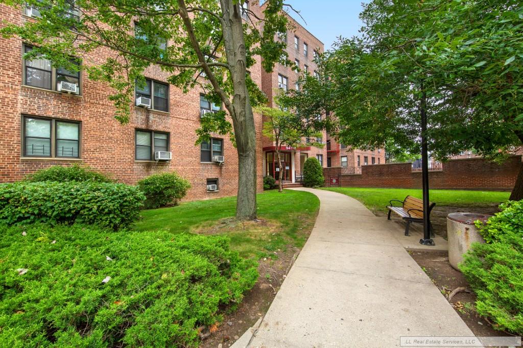 150-25 72nd Road 6B Kew Gardens Hills Queens NY 11367