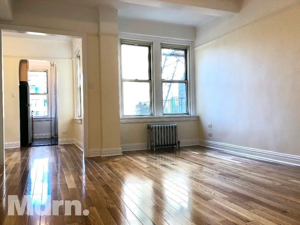 25 East 10th Street 10c New York Ny 10003 Apartments 25 East 10th Street 10c Apartment For Rent 3 350 Studio 1 Baths Greenwich Village