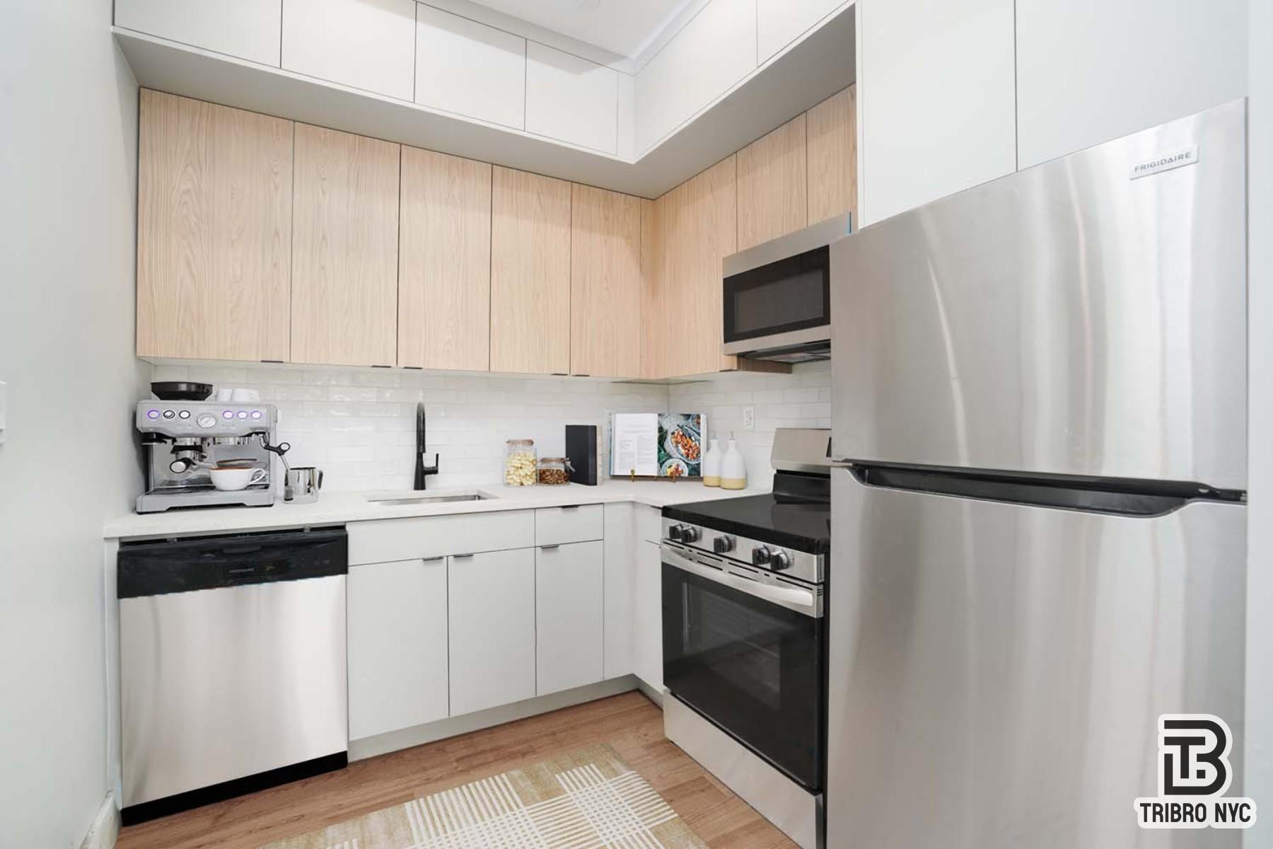 92 Manhattan Avenue 3F East Williamsburg Brooklyn NY 11206