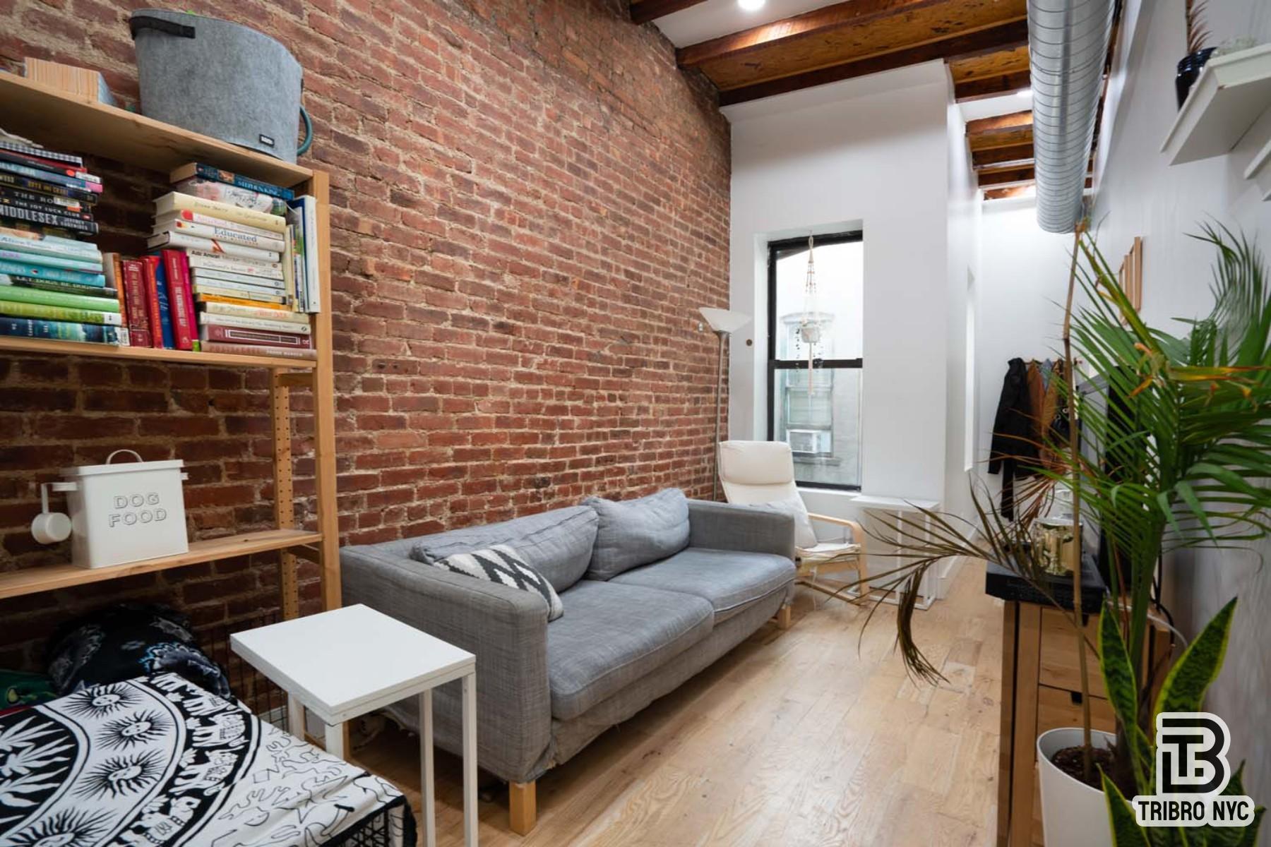 37 Monroe Street, Wareham, MA - 3,650 USD/ month