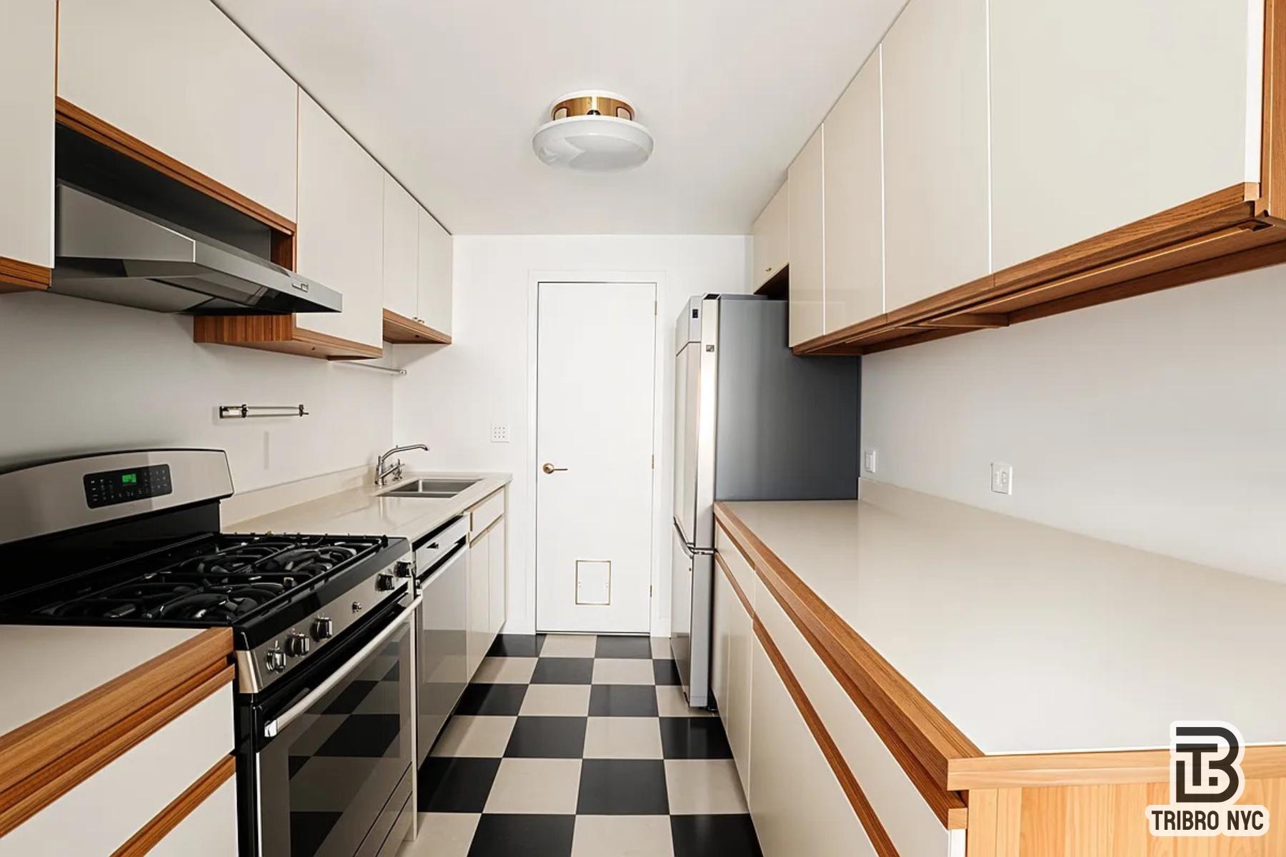 186 Hester Street Little Italy New York NY 10013