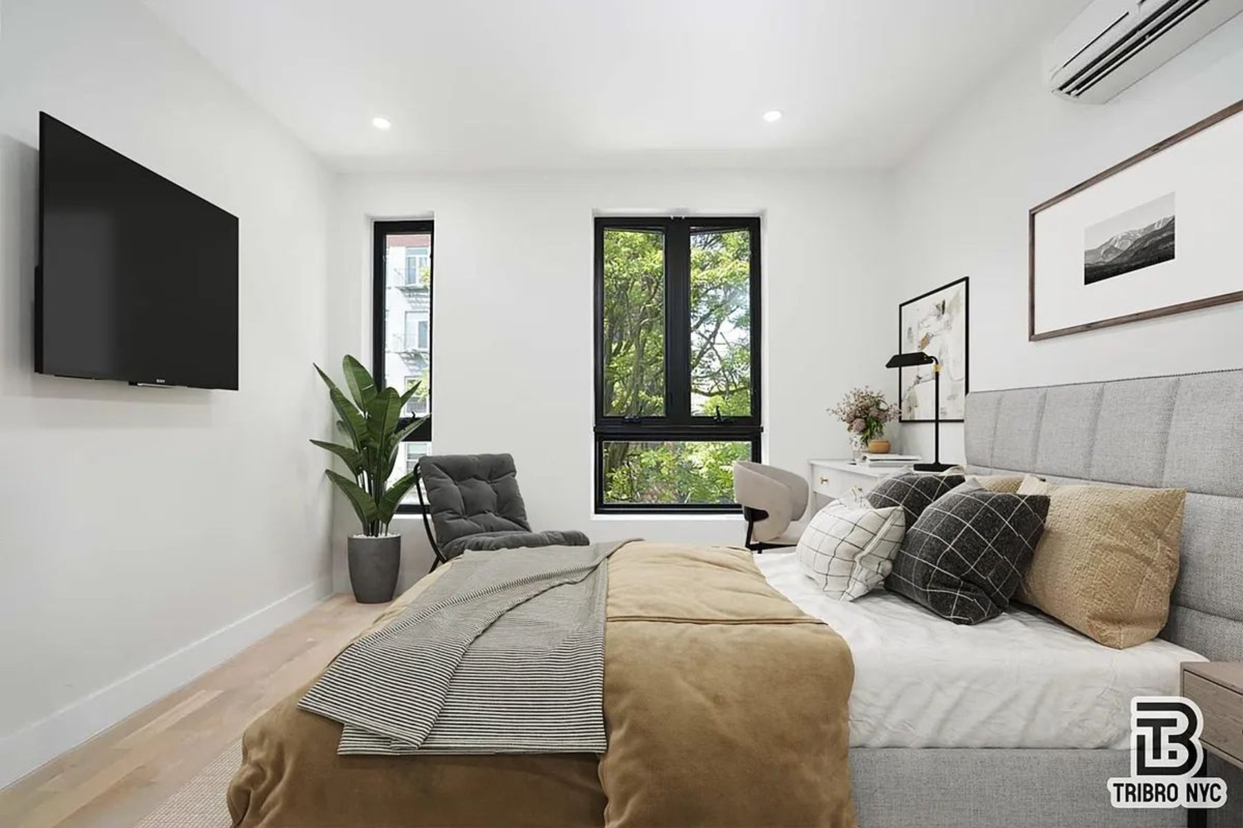 76 Bartlett Street 2E Williamsburg Brooklyn NY 11206