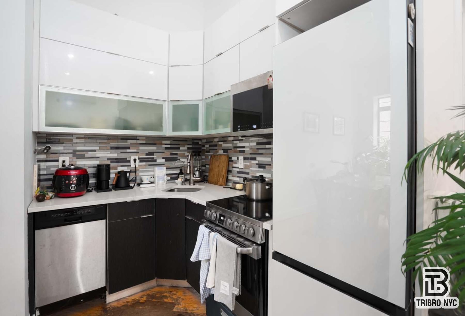 378 South 3rd Street 1D Williamsburg Brooklyn NY 11211