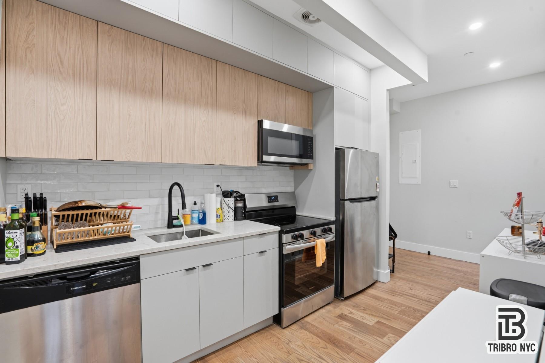 92 Manhattan Avenue 1D East Williamsburg Brooklyn NY 11206