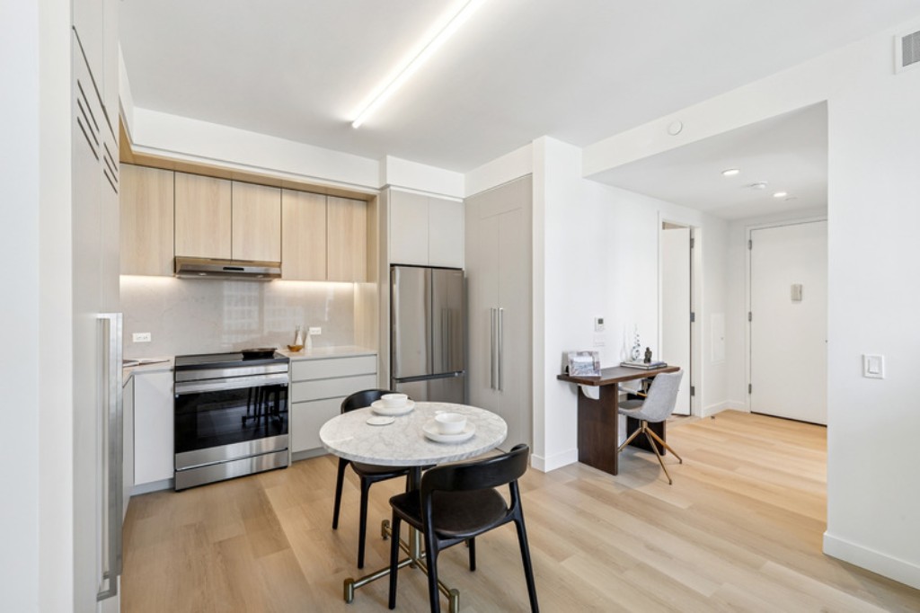 17 Hanover Place 27J Downtown Brooklyn NY 11201
