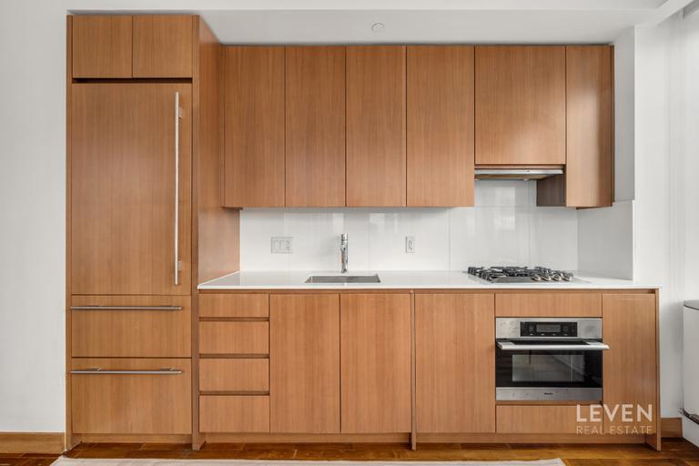 400 Fifth Avenue Midtown West New York NY 10018