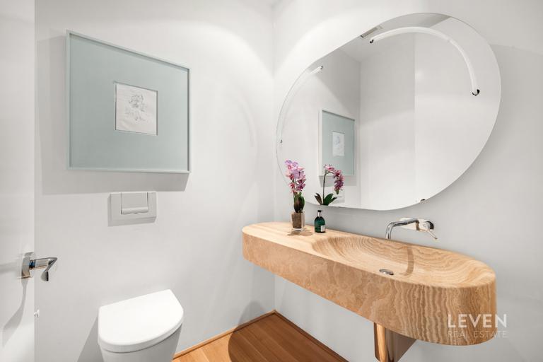 56 Leonard Street 20BW Tribeca New York NY 10013