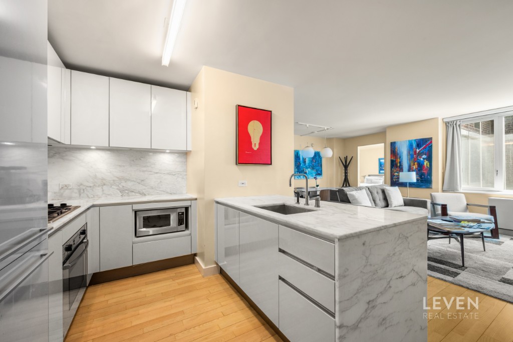322 West 57th Street 34Q Clinton New York NY 10019