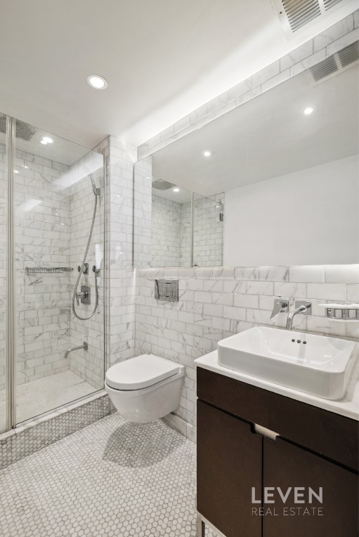 322 West 57th Street 34Q Clinton New York NY 10019