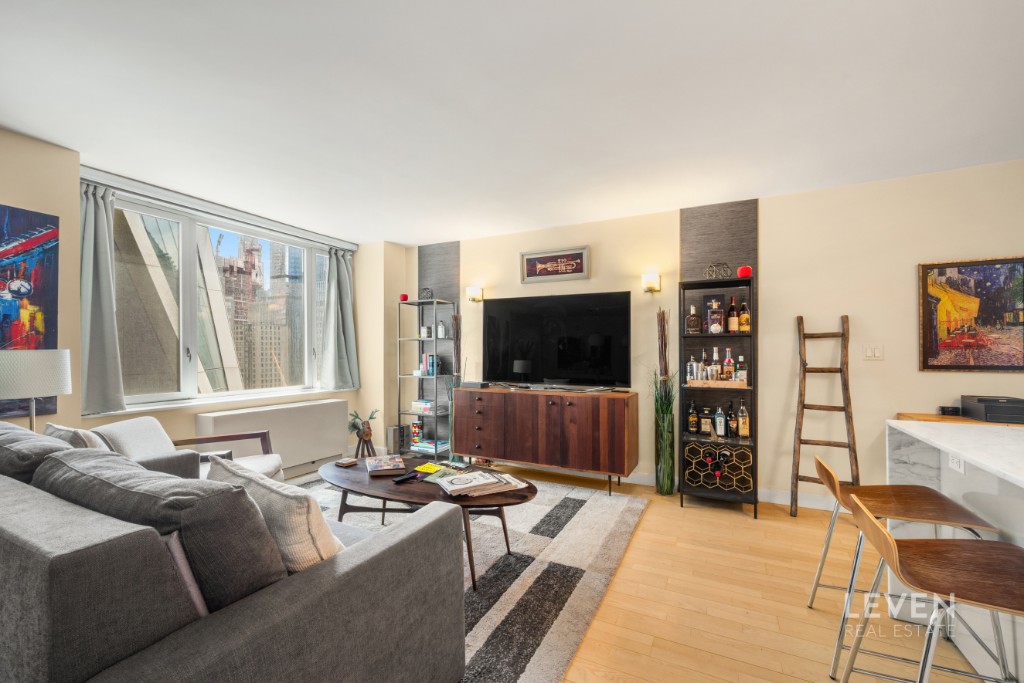 322 West 57th Street 34Q Clinton New York NY 10019