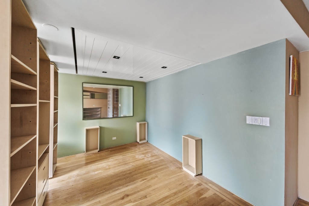 305 West 52nd Street 6A Clinton New York NY 10019