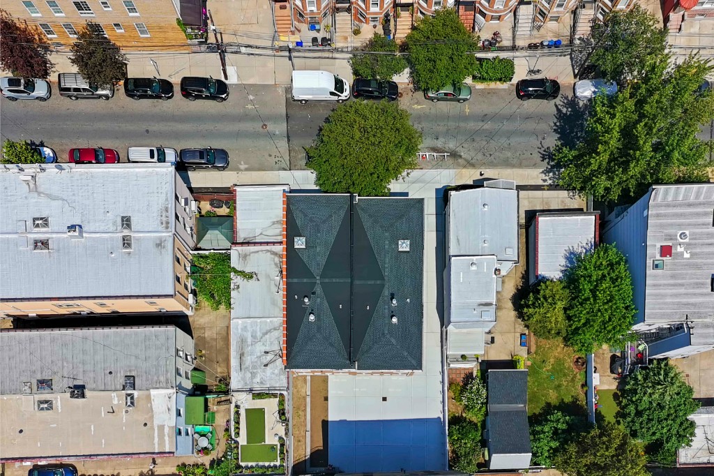 60-14 Menahan Street Ridgewood Queens NY 11385