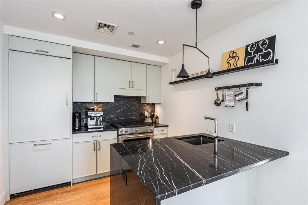 554 4th Avenue 7B Gowanus Brooklyn NY 11215