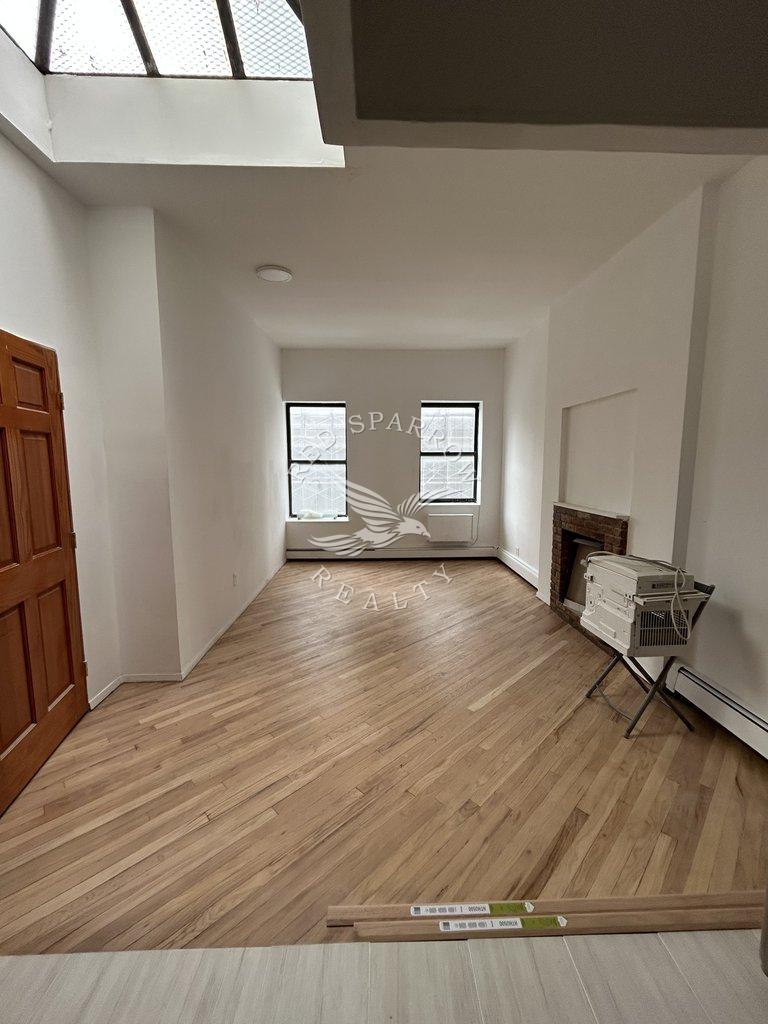 572 Ninth Avenue 3 Clinton New York NY 10036