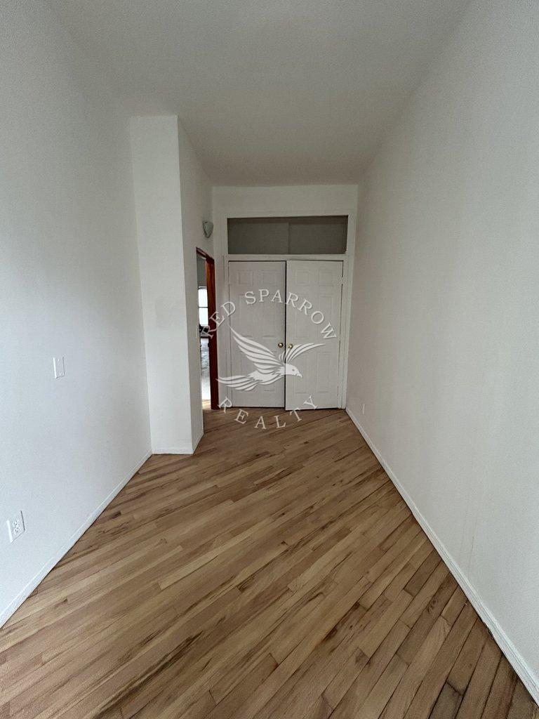 572 Ninth Avenue 3 Clinton New York NY 10036