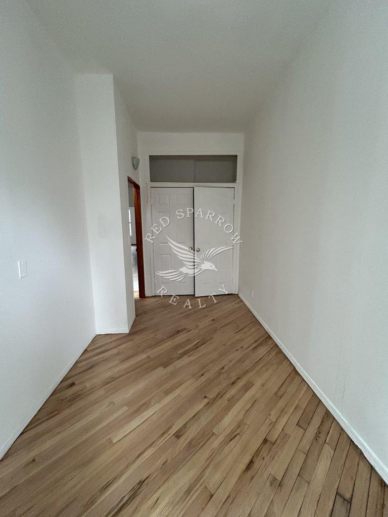 572 Ninth Avenue 3 Clinton New York NY 10036