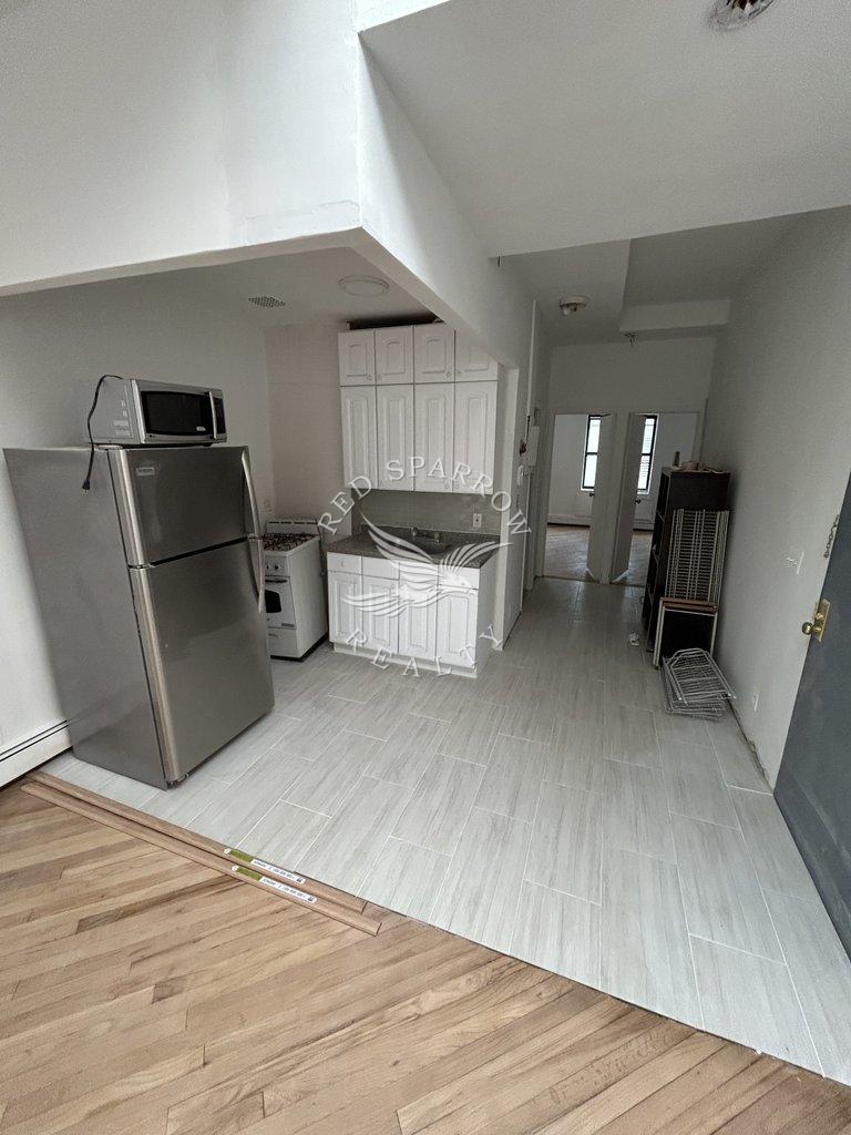 572 Ninth Avenue 3 Clinton New York NY 10036