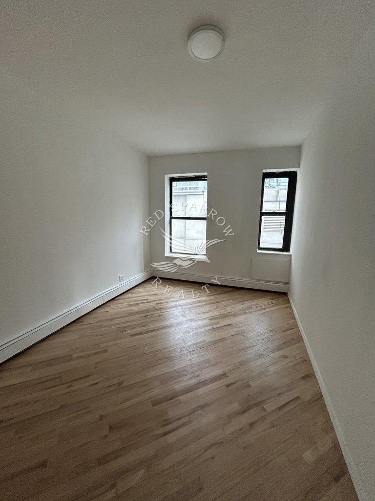 572 Ninth Avenue 3 Clinton New York NY 10036