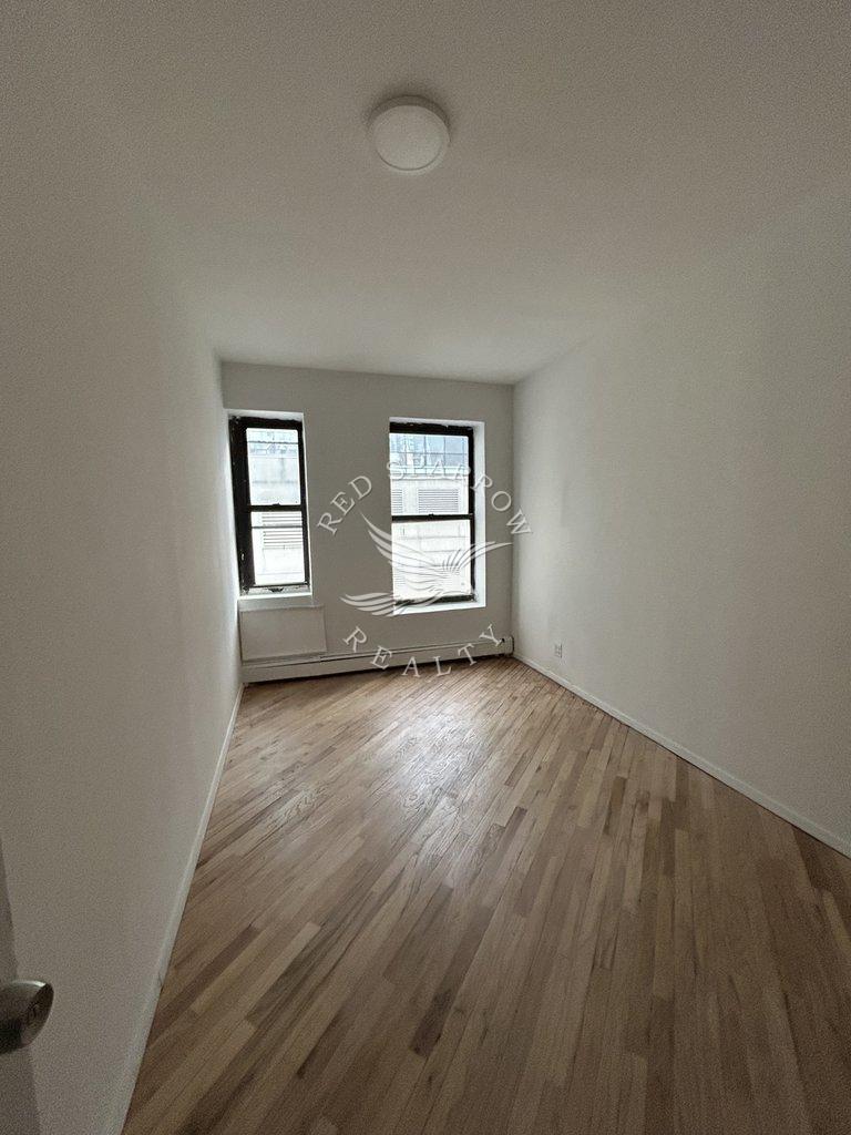 572 Ninth Avenue 3 Clinton New York NY 10036