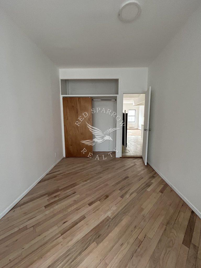 572 Ninth Avenue 3 Clinton New York NY 10036