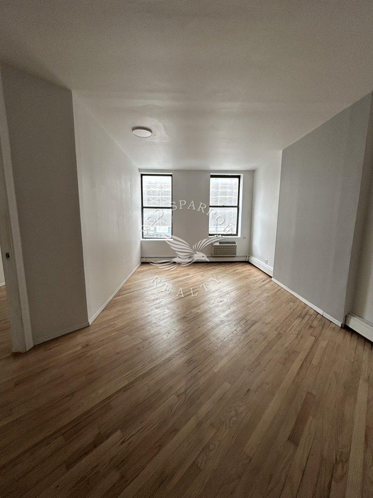 572 Ninth Avenue 2 Clinton New York NY 10036