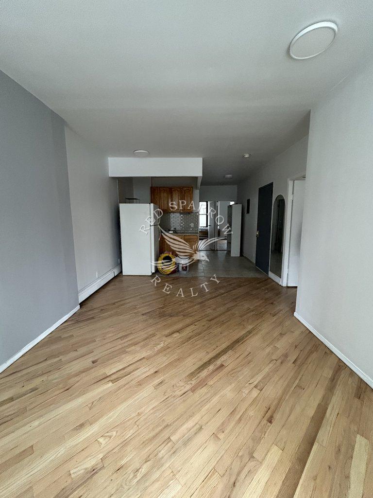 572 Ninth Avenue 2 Clinton New York NY 10036