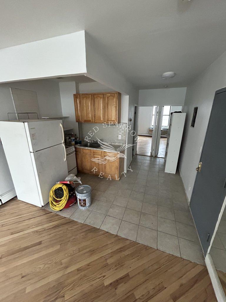 572 Ninth Avenue 2 Clinton New York NY 10036