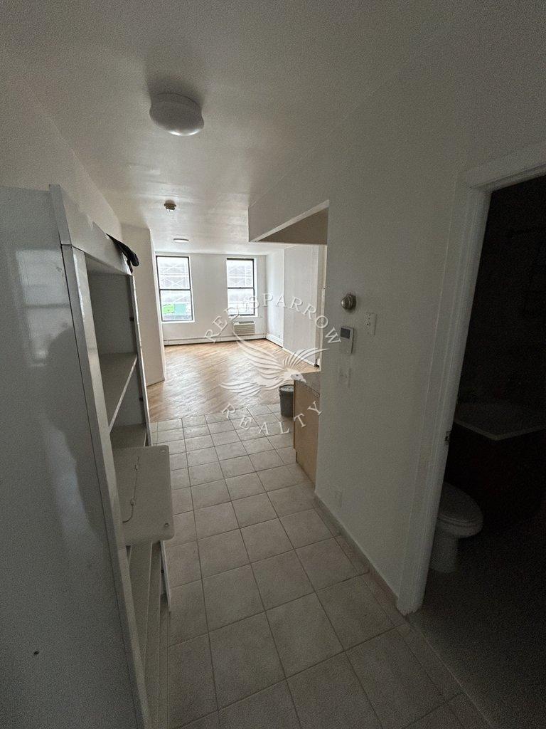 572 Ninth Avenue 2 Clinton New York NY 10036